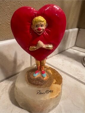 Ron Lee 1991  red heart angel wings clown on granite marble base. Collectible